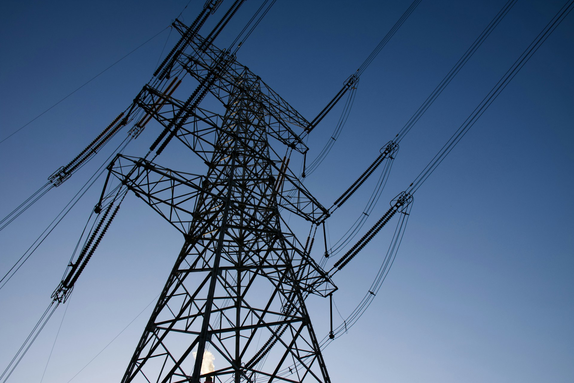 Графік відключень світла Дніпро 12 січня 2026 ДТЕК та ЦЕК: коли та які черги будуть без електрики