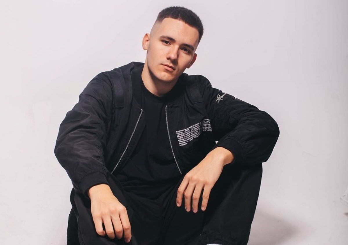 YAKTAK переніс операцію після травми та з’явився на милицях