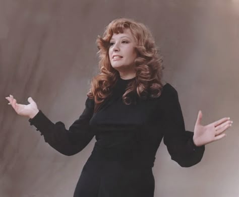 Алла Пугачёва В Молодости: Ранние Годы и Формирование Легенды