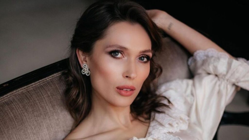Олена Світлицька Особисте Життя: Від Кар’єри до Особистих Деталей