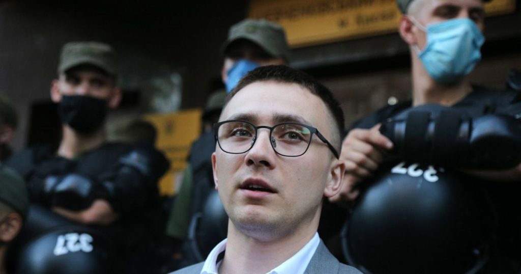 Хто Такий Стерненко: Детальна Біографія та Кар'єра